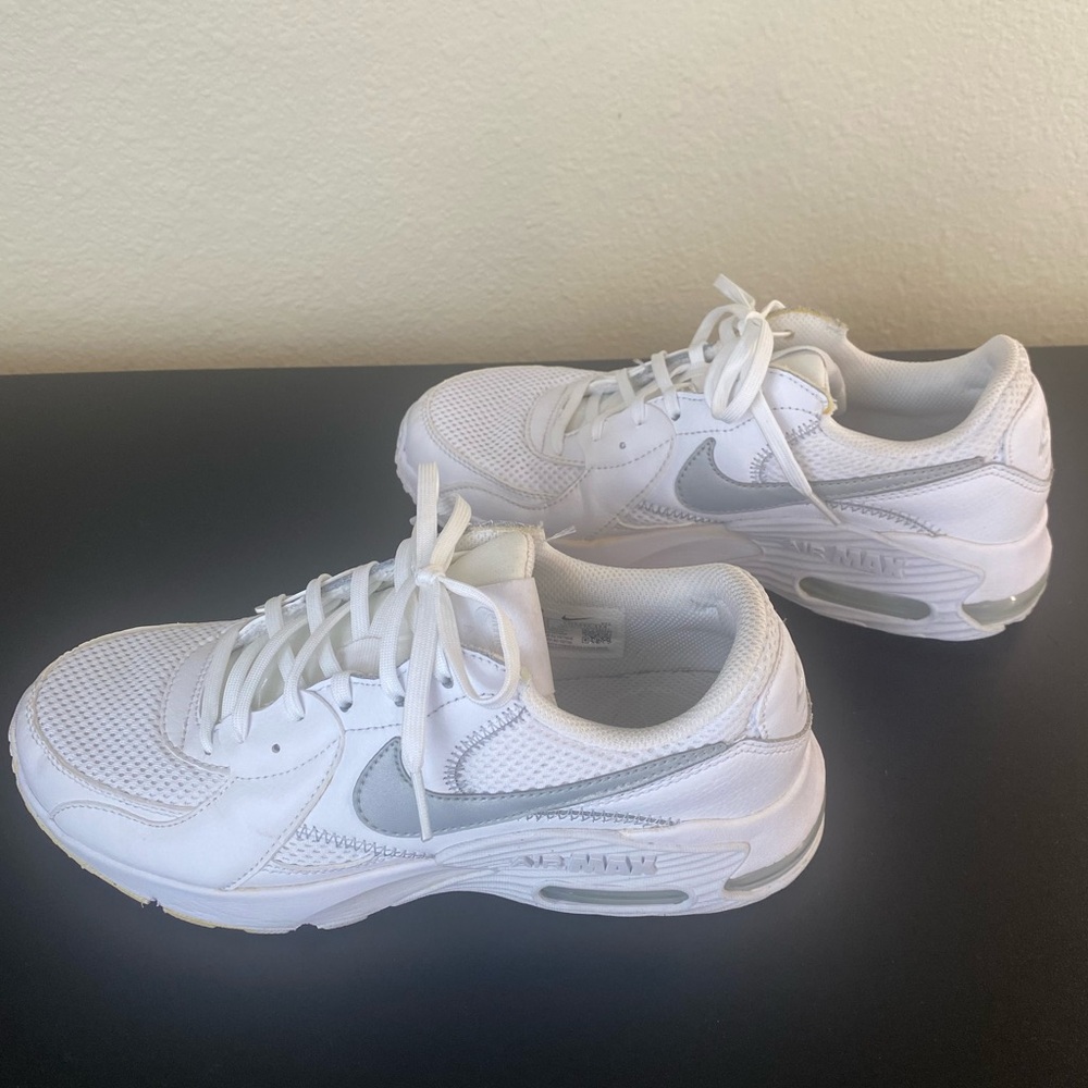 Woman’s Nike Air Max